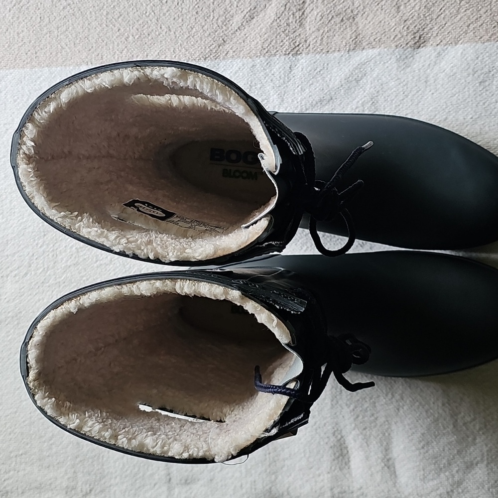 Bogs Lace-Up Waterproof Plush Lined Amanda Boots in Dark Grey - Picture 3 of 9
